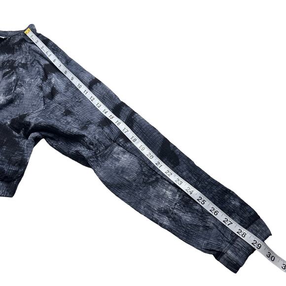 Gymshark | Women | Elevate Woven Grey Spray Dye Cropped Athletic Jacket | Small - Picture 5 of 10